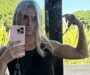 Carolina Dieckmann exibe muque definido ao posar de top: ‘Construindo músculos’
