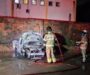 Veja Vídeo – Carro de empresa de internet é incendiado ao lado de delegacia em Paracambi;